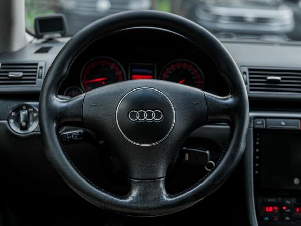 Audi A4 II (B6) с пробегом 2002 года, цена 324 001 рубль, 283254 км, седан, Автокод Объявления