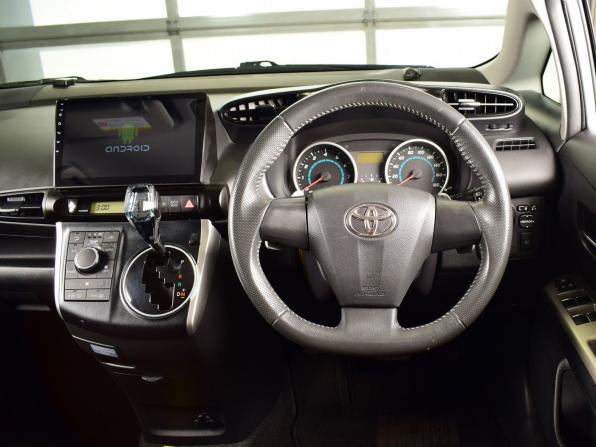 Toyota Wish II с пробегом 2011 года, цена 1 369 995 рублей, 126934 км, минивэн, Автокод Объявления