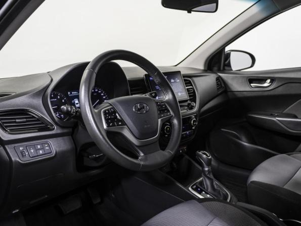 Hyundai Solaris II Рестайлинг с пробегом 2021 года, цена 1 749 000 рублей, 48838 км, седан, Автокод Объявления