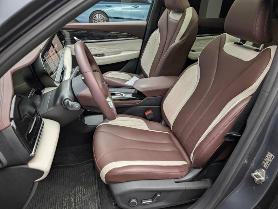 Geely Monjaro I Москва  - изображение 12