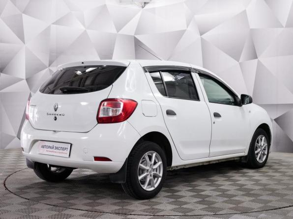 Renault Sandero II с пробегом 2015 года, цена 696 000 рублей, 181100 км, хэтчбек, Автокод Объявления