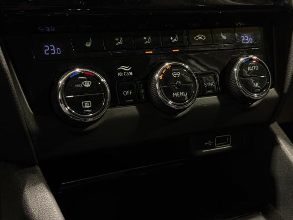 Skoda Octavia III (A7) Рестайлинг с пробегом 2019 года, цена 1 999 000 рублей, 59200 км, лифтбек, Автокод Объявления