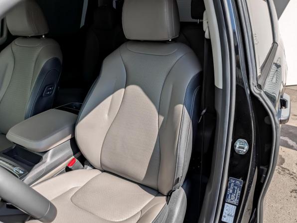 Kia Carnival IV Рестайлинг с пробегом 2024 года, цена 5 880 000 рублей, 19576 км, минивэн, Автокод Объявления