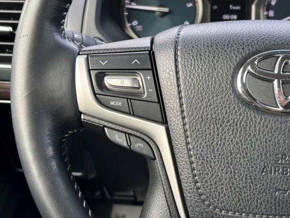 Toyota Land Cruiser Prado 150 Series Рестайлинг 2 с пробегом 2019 года, цена 5 499 000 рублей, 89416 км, внедорожник, Автокод Объявления