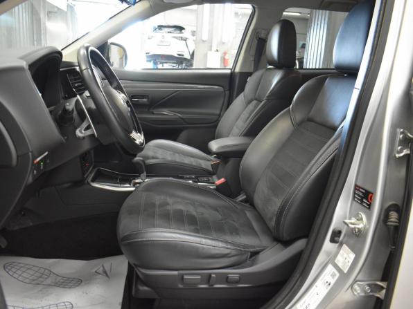 Mitsubishi Outlander III Рестайлинг 3 с пробегом 2022 года, цена 3 649 000 рублей, 13867 км, внедорожник, Автокод Объявления