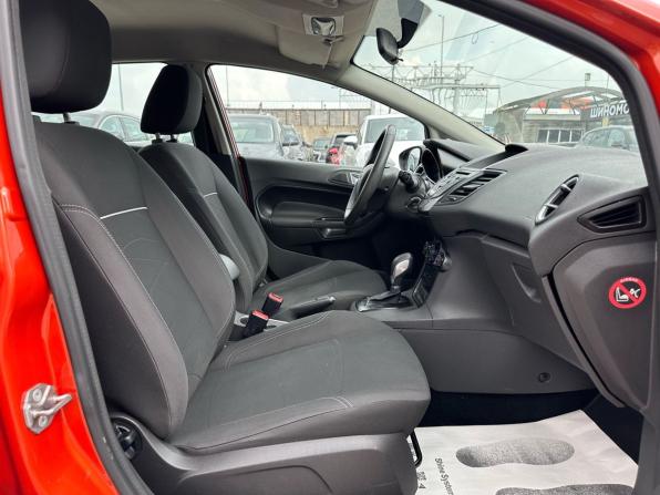 Ford Fiesta Mk6 Рестайлинг с пробегом 2015 года, цена 828 000 рублей, 136100 км, хэтчбек, Автокод Объявления