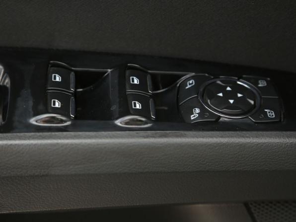 Ford Mondeo V с пробегом 2017 года, цена 1 528 000 рублей, 170500 км, седан, Автокод Объявления