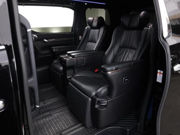 Toyota Alphard III Рестайлинг с пробегом 2019 года, цена 4 885 000 рублей, 129738 км, минивэн, Автокод Объявления