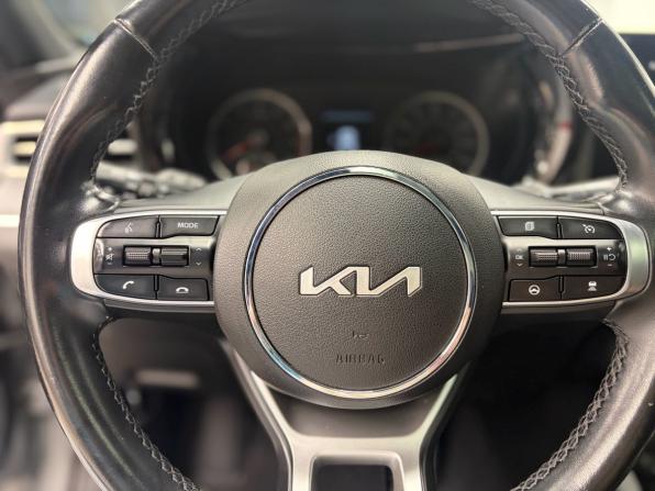 Kia K5 III с пробегом 2021 года, цена 2 750 000 рублей, 83513 км, седан, Автокод Объявления