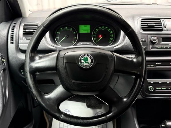 Skoda Fabia II Рестайлинг с пробегом 2011 года, цена 669 000 рублей, 228671 км, хэтчбек, Автокод Объявления