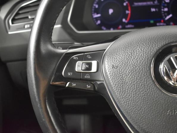 Volkswagen Tiguan II с пробегом 2018 года, цена 3 814 900 рублей, 91797 км, внедорожник, Автокод Объявления