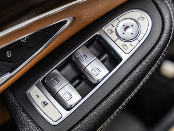 Mercedes-Benz C-Класс IV (W205) Рестайлинг с пробегом 2018 года, цена 2 348 000 рублей, 150802 км, седан, Автокод Объявления