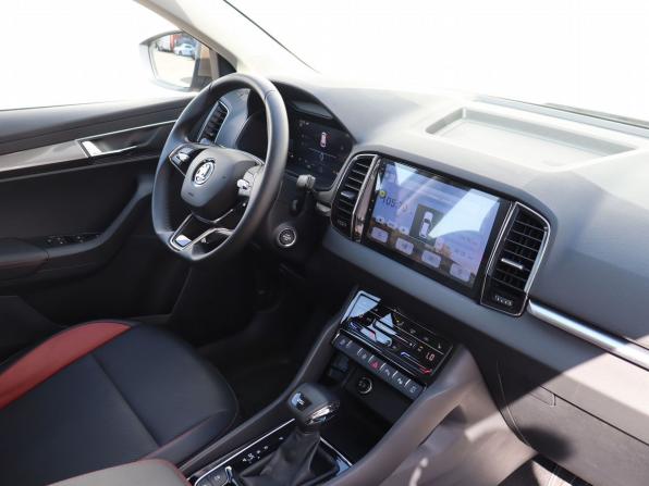 Skoda Karoq I Рестайлинг с пробегом 2024 года, цена 2 780 000 рублей, 3689 км, внедорожник, Автокод Объявления