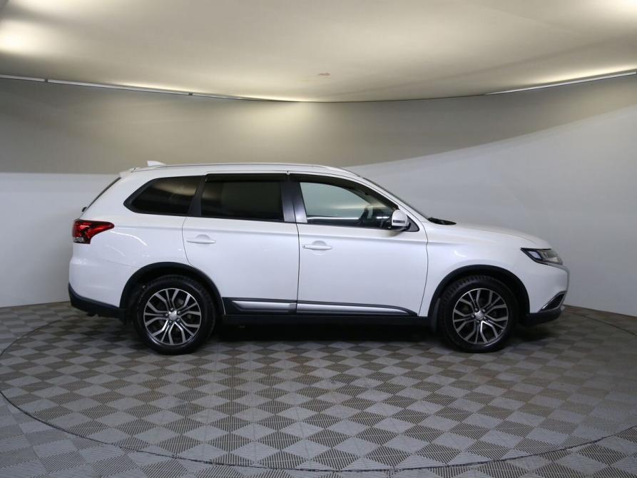 Mitsubishi Outlander III Рестайлинг 2 Санкт-Петербург  - изображение 4