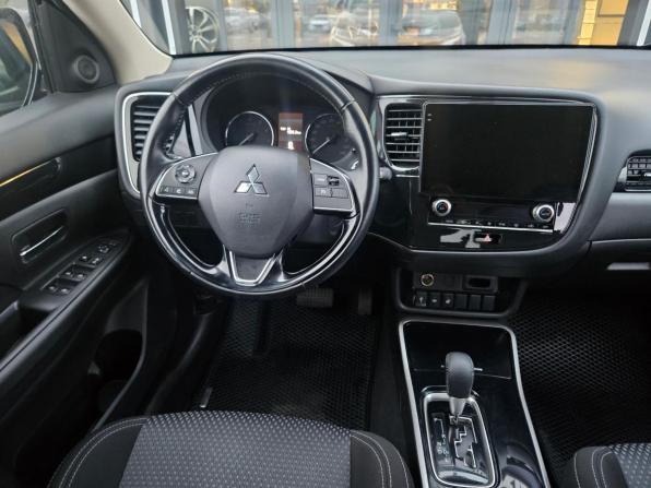 Mitsubishi Outlander III Рестайлинг 3 с пробегом 2021 года, цена 2 587 000 рублей, 75600 км, внедорожник, Автокод Объявления