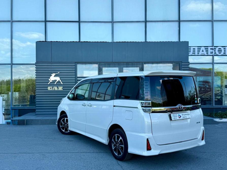 Toyota Noah III (R80) Рестайлинг Омск  - изображение 5