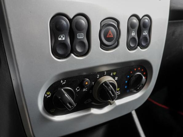 Renault Sandero I с пробегом 2011 года, цена 549 000 рублей, 184695 км, хэтчбек, Автокод Объявления