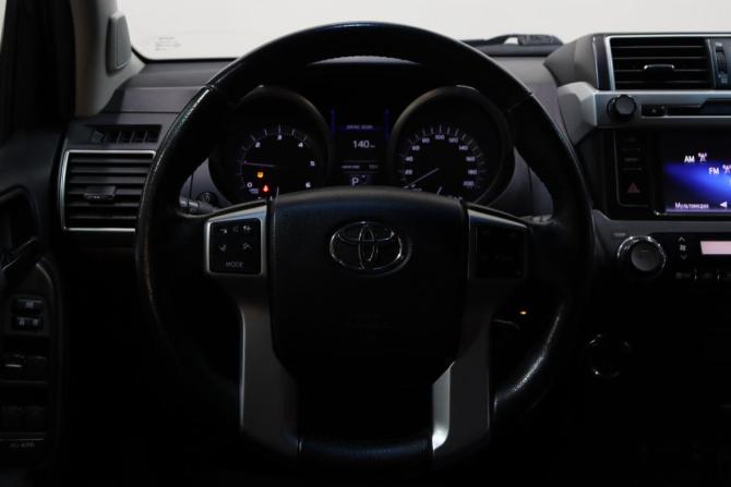 Toyota Land Cruiser Prado 150 Series Рестайлинг 1 с пробегом 2017 года, цена 3 990 000 рублей, 155150 км, внедорожник, Автокод Объявления