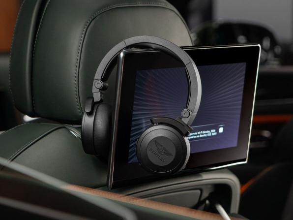 Bentley Bentayga I Рестайлинг с пробегом 2025 года, цена 47 300 000 рублей, 48 км, внедорожник, Автокод Объявления