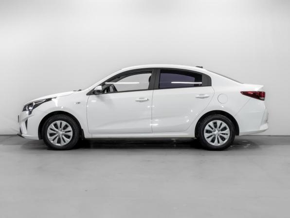 Kia Rio IV Рестайлинг с пробегом 2021 года, цена 1 725 000 рублей, 35989 км, седан, Автокод Объявления