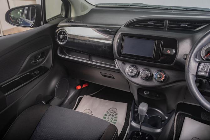 Toyota Vitz III (XP130) Рестайлинг 2 с пробегом 2018 года, цена 1 299 000 рублей, 60000 км, хэтчбек, Автокод Объявления