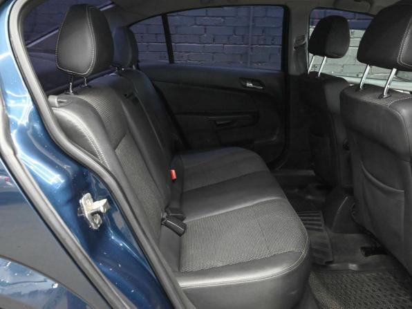 Opel Astra H Рестайлинг с пробегом 2011 года, цена 650 000 рублей, 265071 км, седан, Автокод Объявления