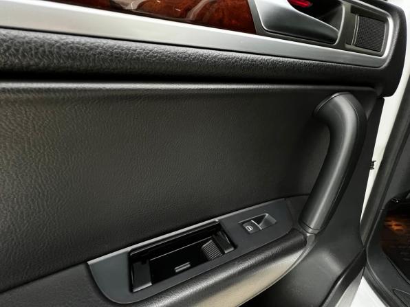 Volkswagen Touareg II с пробегом 2012 года, цена 1 899 000 рублей, 213578 км, внедорожник, Автокод Объявления