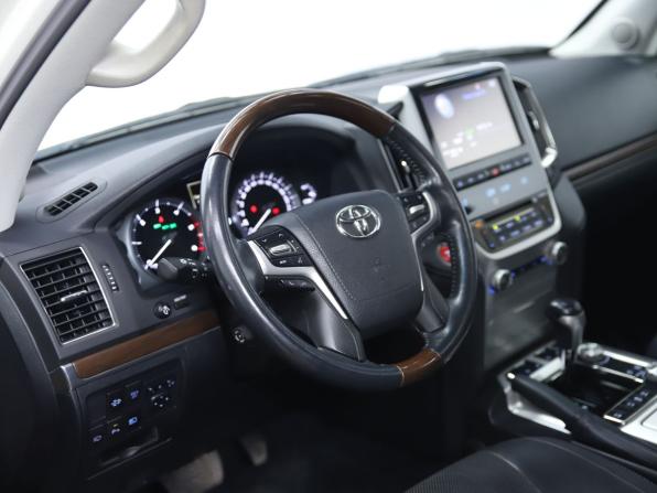 Toyota Land Cruiser 200 Series Рестайлинг 2 с пробегом 2017 года, цена 6 690 000 рублей, 98576 км, внедорожник, Автокод Объявления