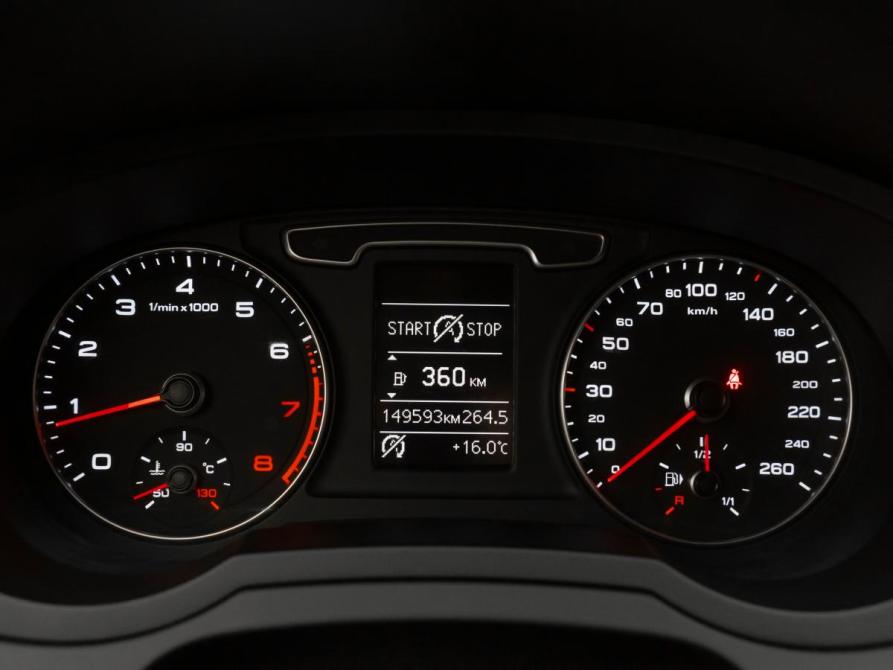 Audi Q3 I (8U) Москва  - изображение 11