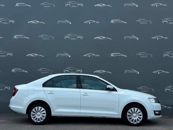 Skoda Rapid I Рестайлинг с пробегом 2018 года, цена 1 228 400 рублей, 72407 км, лифтбек, Автокод Объявления