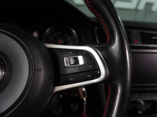 Volkswagen Golf GTI VII с пробегом 2014 года, цена 2 120 000 рублей, 133356 км, хэтчбек, Автокод Объявления