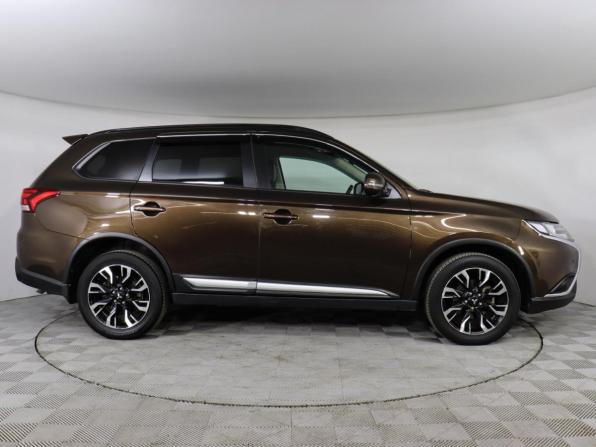 Mitsubishi Outlander III Рестайлинг 3 с пробегом 2021 года, цена 2 787 000 рублей, 82950 км, внедорожник, Автокод Объявления