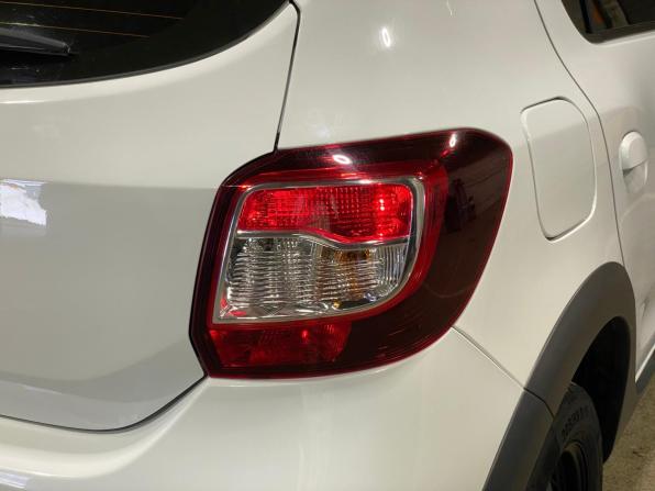 Renault Sandero II Рестайлинг с пробегом 2021 года, цена 1 400 000 рублей, 52179 км, хэтчбек, Автокод Объявления