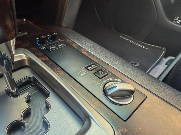 Toyota Land Cruiser 200 Series Рестайлинг 1 с пробегом 2014 года, цена 4 729 000 рублей, 208872 км, внедорожник, Автокод Объявления