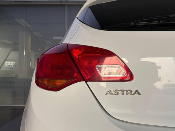 Opel Astra J Рестайлинг с пробегом 2012 года, цена 720 000 рублей, 154825 км, хэтчбек, Автокод Объявления