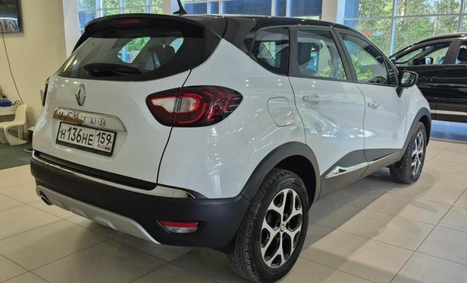 Renault Kaptur I Рестайлинг с пробегом 2021 года, цена 1 510 000 рублей, 69361 км, внедорожник, Автокод Объявления