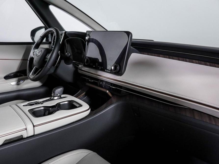 Lexus LM II Москва  - изображение 10