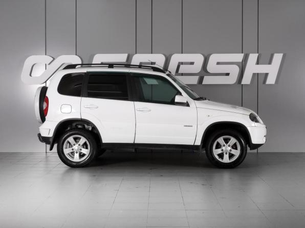 Chevrolet Niva I Рестайлинг с пробегом 2018 года, цена 769 000 рублей, 157073 км, внедорожник, Автокод Объявления