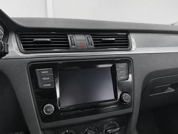Skoda Rapid I Рестайлинг с пробегом 2019 года, цена 1 399 000 рублей, 142000 км, лифтбек, Автокод Объявления