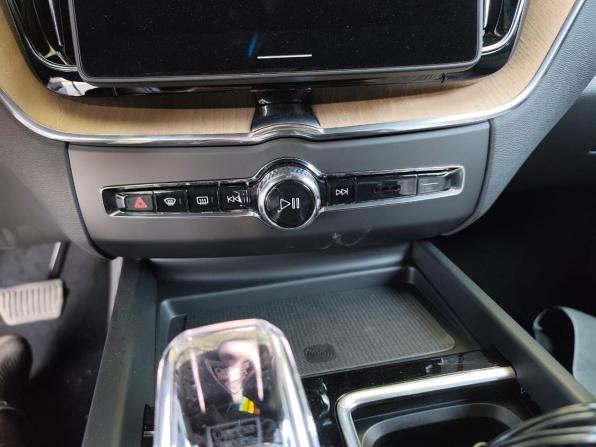 Новый Volvo XC60 II Рестайлинг 2 2026 года, цена 6 350 000 рублей, внедорожник, Автокод Объявления