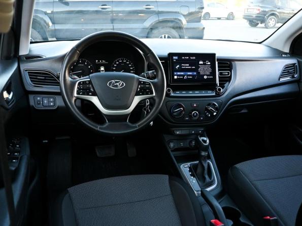 Hyundai Solaris II Рестайлинг с пробегом 2021 года, цена 1 799 000 рублей, 66334 км, седан, Автокод Объявления