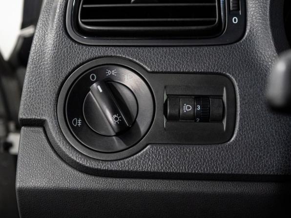 Volkswagen Polo V Рестайлинг с пробегом 2017 года, цена 1 149 500 рублей, 142178 км, седан, Автокод Объявления