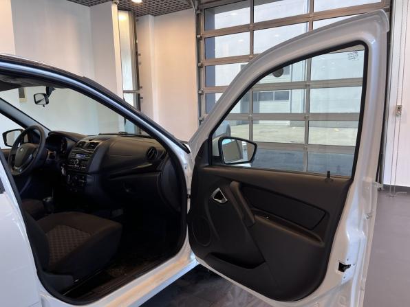 Lada (ВАЗ) Granta I Рестайлинг с пробегом 2023 года, цена 800 000 рублей, 24324 км, седан, Автокод Объявления