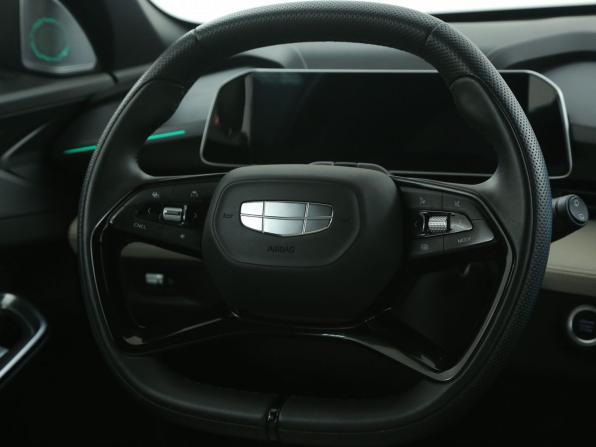 Geely Atlas II с пробегом 2023 года, цена 2 529 000 рублей, 35800 км, внедорожник, Автокод Объявления