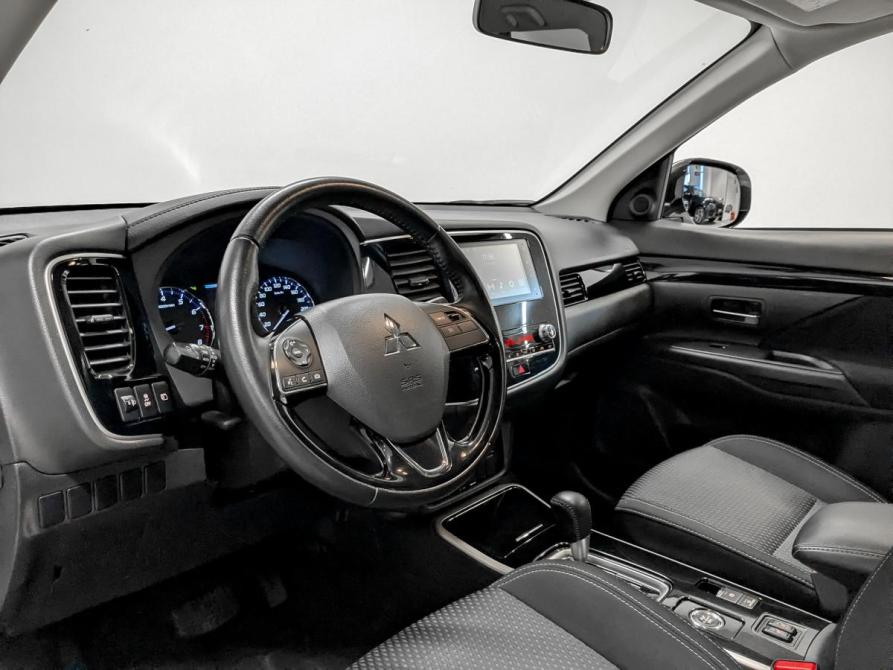 Mitsubishi Outlander III Рестайлинг 3 Санкт-Петербург  - изображение 17