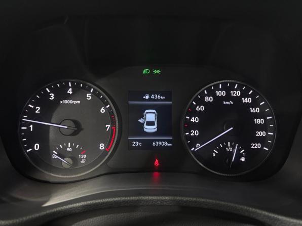 Hyundai Solaris II с пробегом 2018 года, цена 1 350 000 рублей, 63904 км, седан, Автокод Объявления