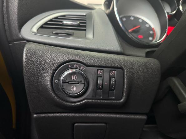 Opel Astra J Рестайлинг с пробегом 2014 года, цена 849 000 рублей, 183000 км, хэтчбек, Автокод Объявления