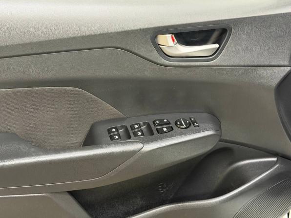 Hyundai Solaris II с пробегом 2019 года, цена 1 057 000 рублей, 118721 км, седан, Автокод Объявления