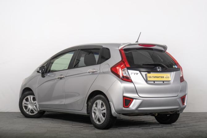 Honda Fit III Рестайлинг с пробегом 2016 года, цена 959 000 рублей, 166000 км, хэтчбек, Автокод Объявления