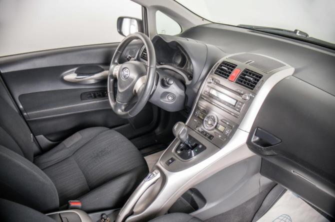 Toyota Auris I с пробегом 2009 года, цена 619 000 рублей, 283145 км, хэтчбек, Автокод Объявления